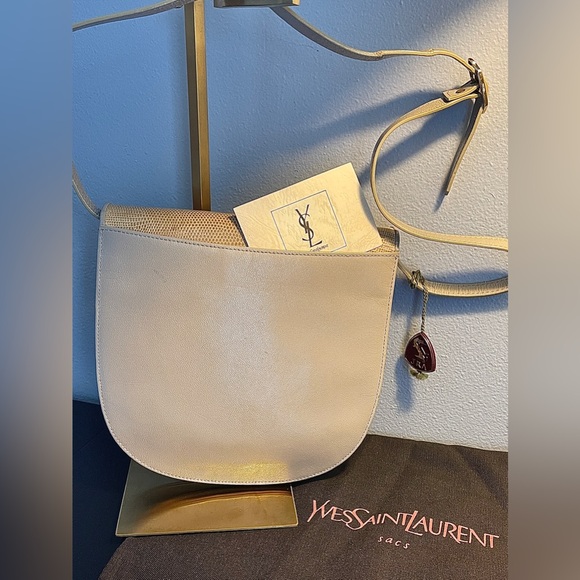 Yves Saint Laurent Leather Shoulder Bag & dust bag - Picture 2 of 13